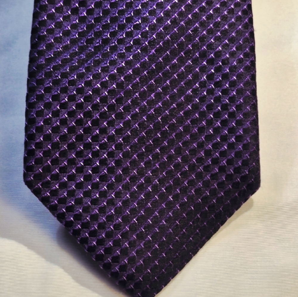 Kenneth Cole Mens Sophisticated Purple Textured Tie